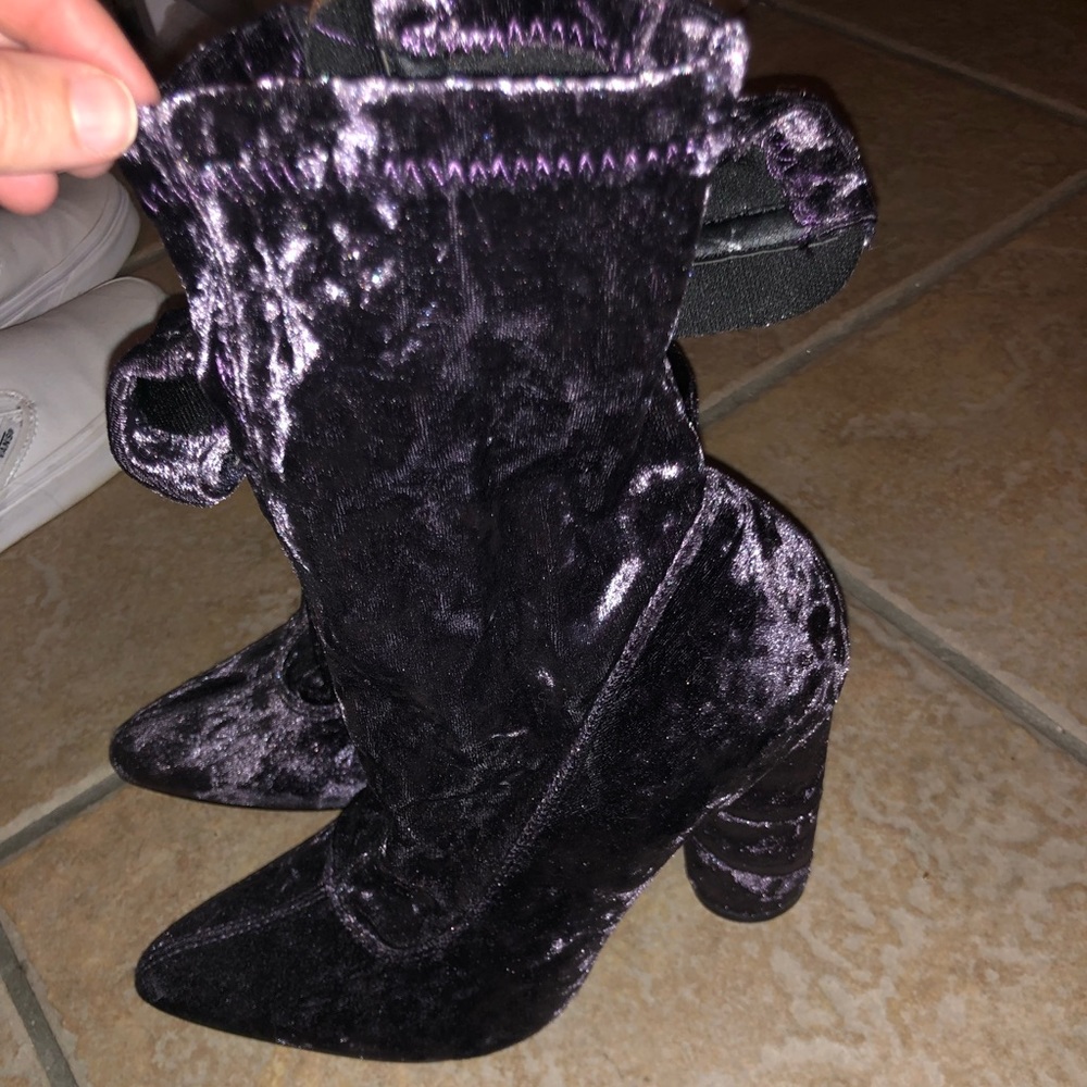 Cape Robbin Purple Velvet Booties